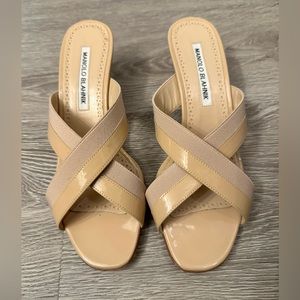 GUC Manolo Blahnik size 37 nude kitten heels